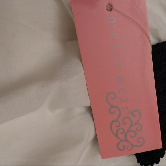 Womens Knee Length Embroidered Black and White Skirt Size Medium - Picture 3 of 7